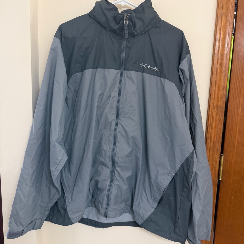 Columbia Men's Two-Tone Gray Raincoat